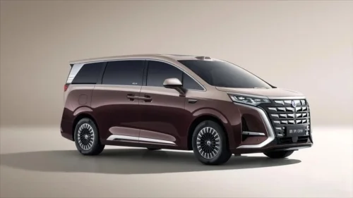 BYD reveals interior of refreshed Denza D9 ahead of March 29 pre-sale, with three-row layout