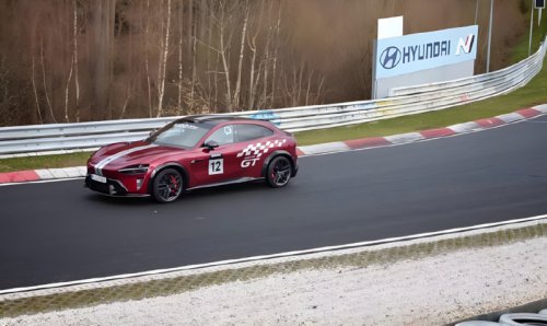 Xiaomi YU7 GT appears at Nürburgring undisguised with red paint, GT decals, aggressive aero