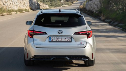Toyota, Sólo 4,5 l/100 km y 598 litros de maletero: el mejor Toyota para familias