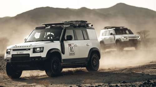 Le Defender partenaire officiel du Dakar 2026 : à l'œuvre dans le désert