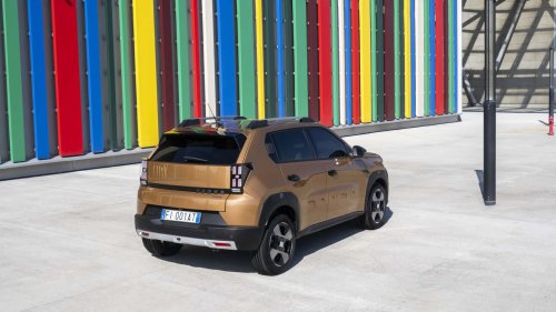 Pourquoi les voitures reviennent aux couleurs "simples"