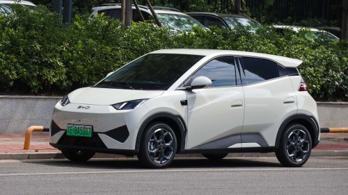 Toyota 'Terkejut' dengan Kecepatan Pengembangan Mobil Listrik BYD