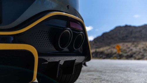 Review Aston Martin Vantage Roadster: Rasa Berkendara ala Coupe