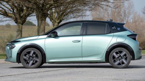 Lancia Ypsilon Elettrica 2026, un utilitario cero emisiones con mucho estilo