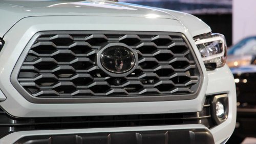 'That's Hilarious:' Woman Replaces Battery 3 Times In 1 Year. Then Mechanic Learns What's Really Going On