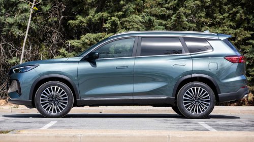 El EBRO s800 baja de precio por sorpresa y cuesta como un SUV compacto