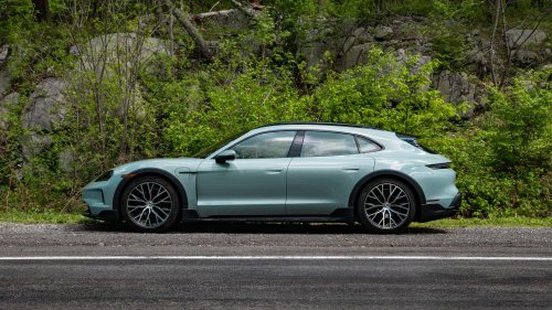 Porsche révèle les secrets des batteries qui permettent à la Taycan d'aller plus loin et de se recharger plus rapidement