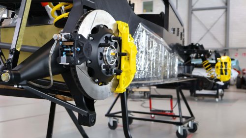 Donkervoort, Donkervoort F22: Konsistensi Radikal dalam Konstruksi Mobil