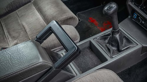 Alfa Romeo 75 (1987): la berlina con una disposición mecánica especial