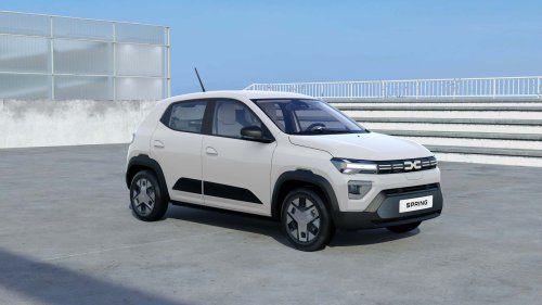 Nuevo Dacia Spring 2025: 8.190 €, carga gratuita 30.000 km… mmm BYD Dolphin Surf
