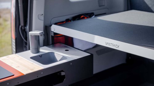 Kia PV5 Camper (2026): VanTrack zeigt Modul-Ausbau für 10.000 Euro