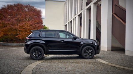 La Jeep Avenger est entièrement vêtue de noir
