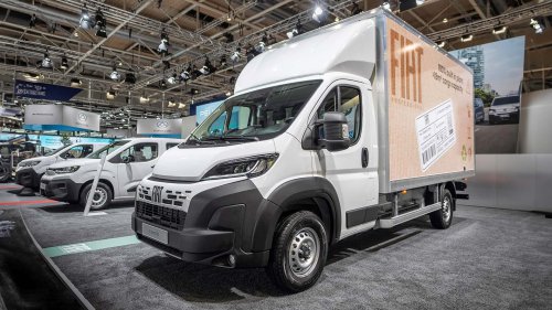 Stellantis Pro One au Salon de Bruxelles avec TRIS et CustomFit