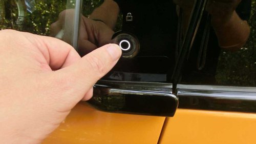 Volvo EX60 : comment fonctionne la nouvelle poignée de porte "Wing Grip"