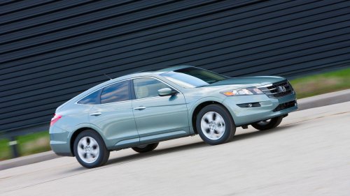 'You Need This for Your Wife:' Expert Goes to Junk Yard. Then He Spots This Rare Honda In Perfect Condition