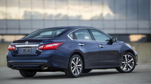 Nissan, Nissan Altima, 'CarMax Has To Be Stopped:' Man Goes to CarMax. Then He Sees How Much a 2015 Nissan Altima Is Selling For