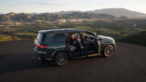 The New Mercedes GLS Has "Cloud-Based" Suspension