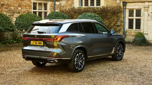 Voici le nouveau SUV hybride 7 places qui parcourt 100 km en électrique.
