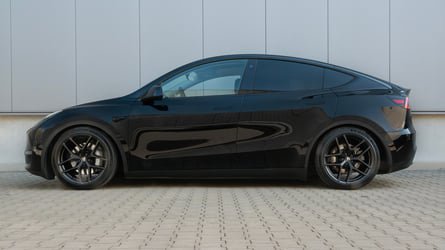 Elektro-Power neu definiert: Tesla Model Y mit H&R-Gewindefedern