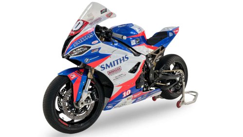 ¿Quieres una superbike ganadora del TT de la Isla de Man? Atento