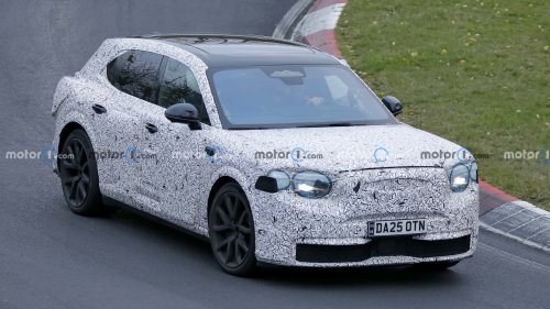 Das erste Elektroauto von Bentley zeigt sich als Erlkönig