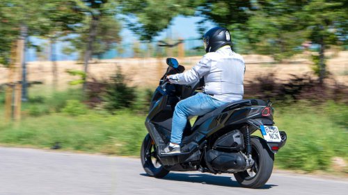 Prueba KYMCO DTX 350: un scooter práctico, urbano y campero