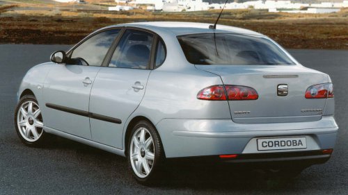 Ja, es gab den Skoda Fabia mal mit Stufenheck