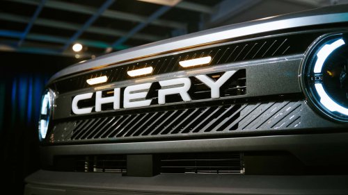 ¿EBRO a por Santana? Mira este pick-up PHEV diésel de Chery