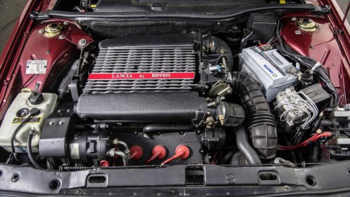 'Why Two??:’'Man Says We Should Bring Back Dual Gas Tanks. Then the Internet Responds
