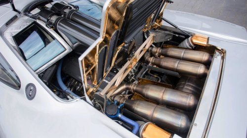 'Why Two??:’'Man Says We Should Bring Back Dual Gas Tanks. Then the Internet Responds