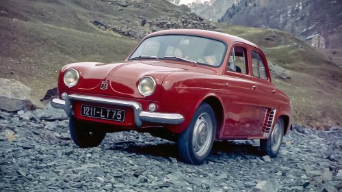 Renault Dauphine (1956-1967) : la berline à moteur arrière fête ses 70 ans