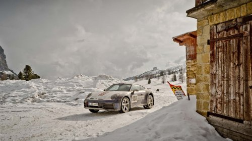 El Porsche 911 Dakar se toma unos días de descanso en los Dolomitas