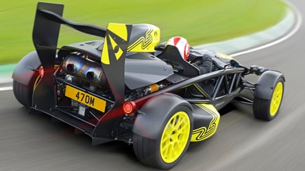 ¡Impresionante este biplaza descapotable de 532 CV!