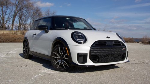 MINI, 'Why Is There a Rope Here?:' Woman Gets Mini Cooper as Loaner. Then She Tries to Use the 'PRNDL'