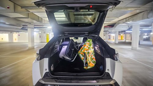 Peugeot | Peugeot E-3008 (2025) im Dauertest: Starkes Design, hoher Preis