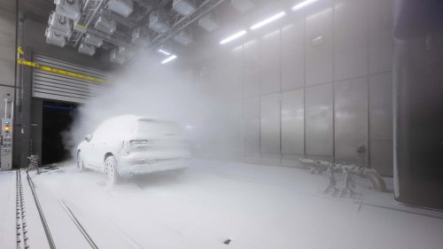 Der neue Mercedes GLB hat drei Bildschirme und sieben Sitze