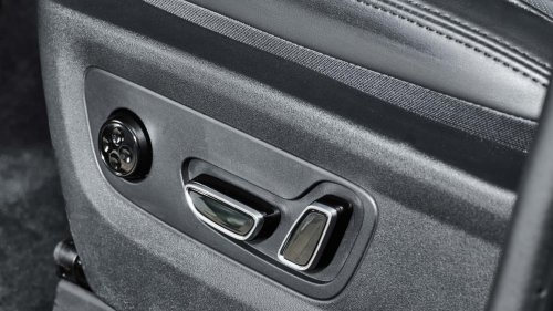 EMC 212, el interior y el maletero del nuevo todoterreno de gasolina