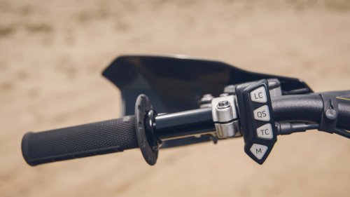 Triumph convierte sus motos de campo en versiones de motocross