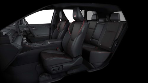 Le nouveau Toyota RAV4 PHEV fait ses débuts au Japon, aussi en GR SPORT