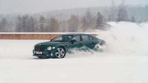 Incroyable : cette Bentley a atteint 193 km/h sur la glace