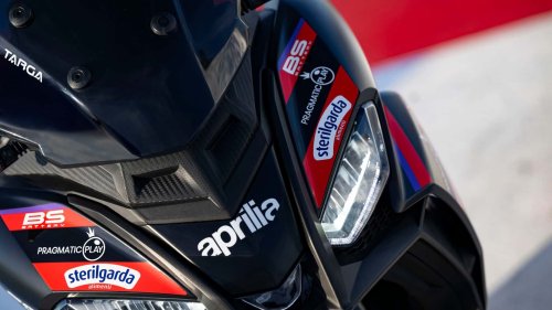 Este scooter de Aprilia luce una decoración de MotoGP