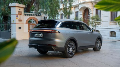 EBRO s900 PHEV 4x4, primera prueba del SUV 7 plazas de la firma española