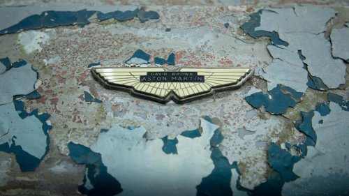 Dieser schrottreife Aston Martin DB5 glänzt wieder wie neu