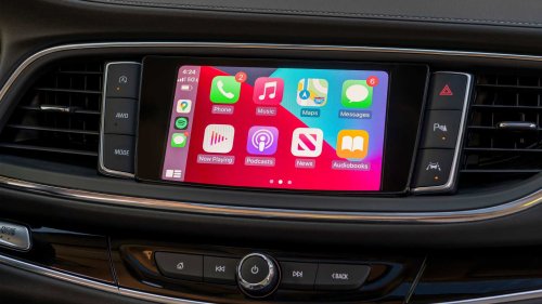 GM, GM Akan Hapus Apple CarPlay dan Android Auto dari Semua Mobilnya