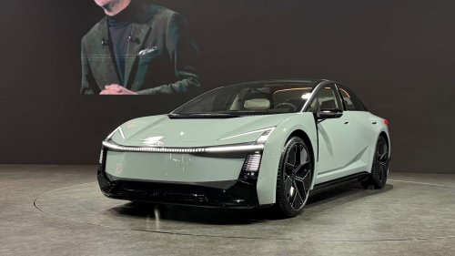 Le concept saisissant de la Toyota Corolla redéfinit la berline