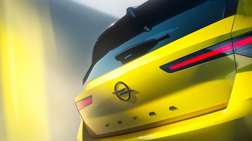 Opel ofrece la primera imagen del restyling del Astra para 2026