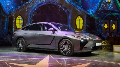 Lexus, a por las 10.000 unidades en 2026