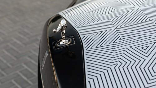 Le capot de cette Rolls-Royce est vraiment incroyable