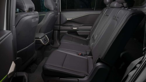 Toyota, Toyota vient de présenter son premier SUV électrique à trois rangées