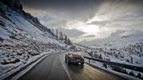 El Porsche 911 Dakar se toma unos días de descanso en los Dolomitas